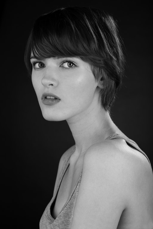 IMAGE: http://mickocastren.1g.fi/kuvat/henkil%C3%B6kuvia/Kaisa/kaisa_07.jpg/_medium.jpg